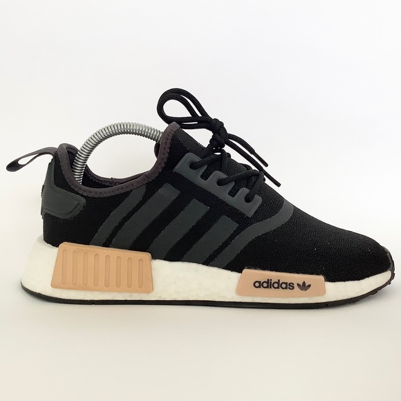 Womens 8/Mens 7 *TEAR* (pic) USED Adidas NMD R1 Core Black Carbon White GZ7997 - Picture 3 of 11